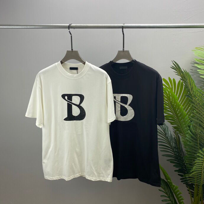 2022ss early spring new high-grade cotton printed T-shirt round neck stitching pullover short sleeves Color black and white
2022ss early spring new high-grade cotton printed T-shirt round neck stitching pullover short sleeves Color black and white