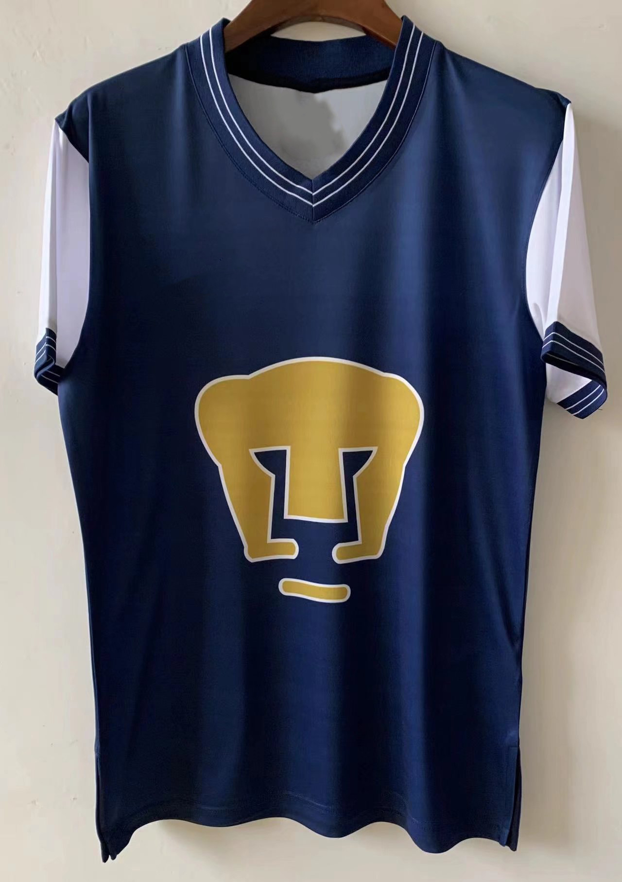 1997 1998 Retro Mexican Football Club UNAM lion soccer jerseys classic camiseta home away 97 98 Vintage white blue football shirts LIGA MX mexico Cougar DHL -2XL
1997 1998 Retro Mexican Football Club UNAM lion soccer jerseys classic camiseta home away 97 98 Vintage white blue football shirts LIGA MX mexico Cougar DHL -2XL