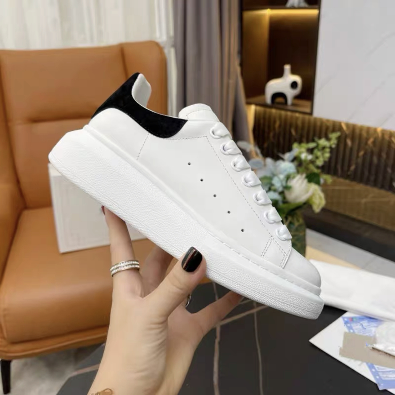 2022 Top Quality Mens Womens Casual Shoes Lace Up Flat Comfort Pretty Trainers Daily Lifestyle Luxury Sneakers, Original box
2022 Top Quality Mens Womens Casual Shoes Lace Up Flat Comfort Pretty Trainers Daily Lifestyle Luxury Sneakers, Original box