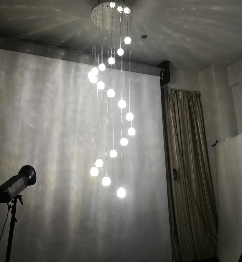 Lustre à billes en cristal de verre LED LED LED Lampe de cristal de luxe Pendentif lampe suspendue à l'échelle intérieure Corridor Villa Escalier