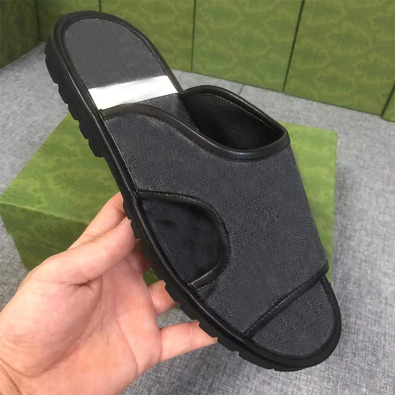 Designer Slippers For Men Mules Slides Genuine Leather Sandals Casual Shoes Flat Mules Cowhide Slipper Fashion Love Parade shoe NO382
Designer Slippers For Men Mules Slides Genuine Leather Sandals Casual Shoes Flat Mules Cowhide Slipper Fashion Love Parade shoe NO382