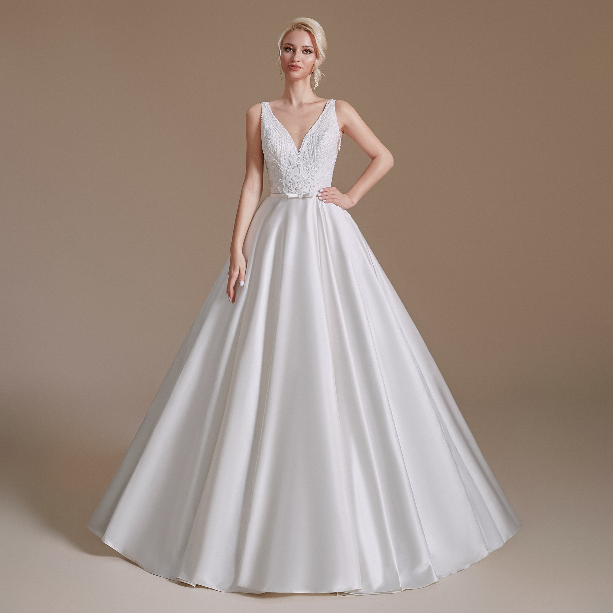 Elegant Ball Gown Wedding Dress V Neck Spaghetti Straps Sleeveless Appliques Sequins White Gown Dress Satin High Waist Formal Dresses Plus Size Bridal