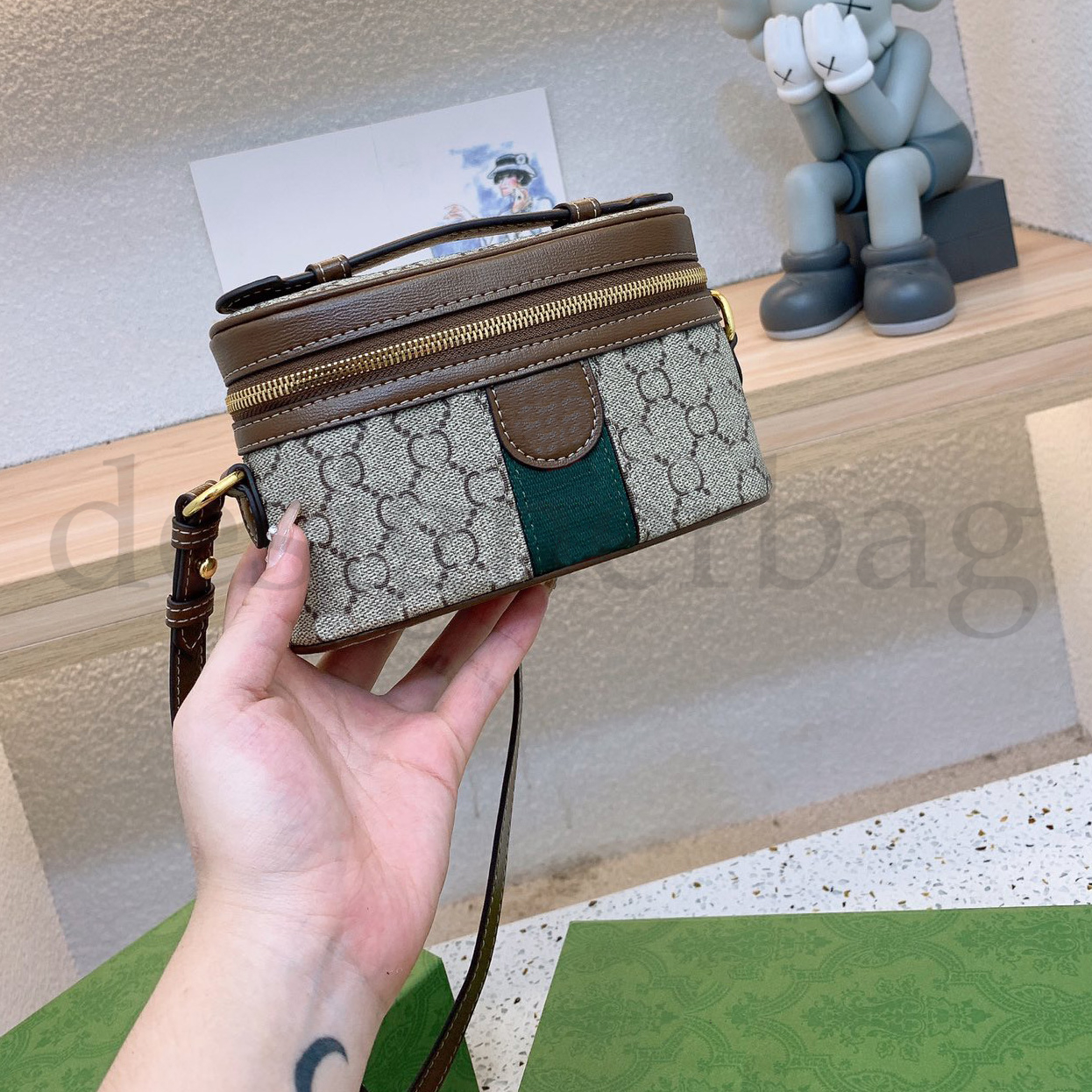 Bucket bag Box CrossBody Luxury Designer Brand Fashion Shoulder Bags Handbags High Quality Women Letter Purse Phone bag Wallet, No bags
Bucket bag Box CrossBody Luxury Designer Brand Fashion Shoulder Bags Handbags High Quality Women Letter Purse Phone bag Wallet, No bags