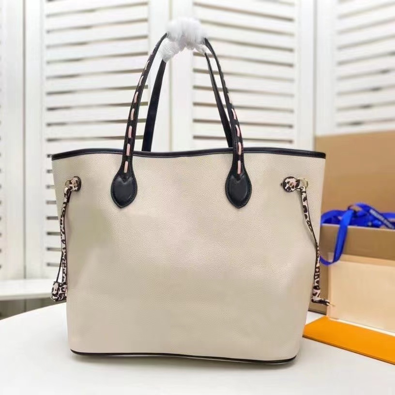 2022 New women's bag OP65 custom vintage large capacity shopping fashion hundred hand bill of lading shoulder inclined span tote bag simple leisure, Mode other model contact with us
2022 New women's bag OP65 custom vintage large capacity shopping fashion hundred hand bill of lading shoulder inclined span tote bag simple leisure, Mode other model contact with us