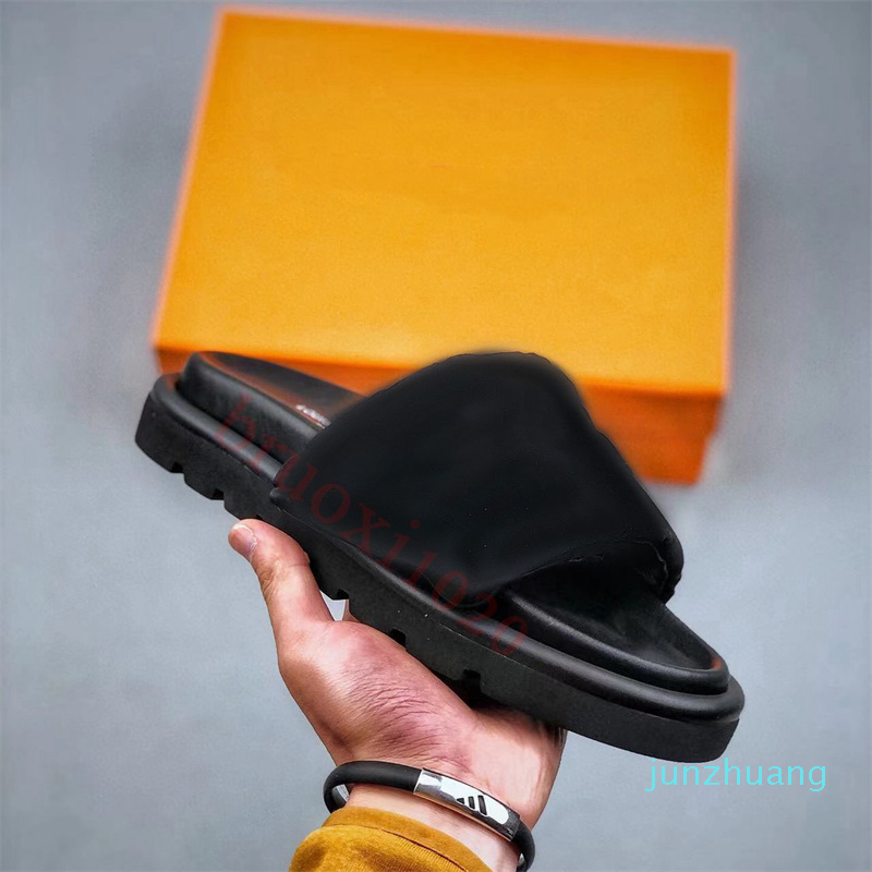 Designer Pool Pillow Comfort Slippers Mules Men Women Velcro Sandals Nylon Wide Strap Filled Soft Down Letter Embossing Flat Slide Rubber 88
Designer Pool Pillow Comfort Slippers Mules Men Women Velcro Sandals Nylon Wide Strap Filled Soft Down Letter Embossing Flat Slide Rubber 88
