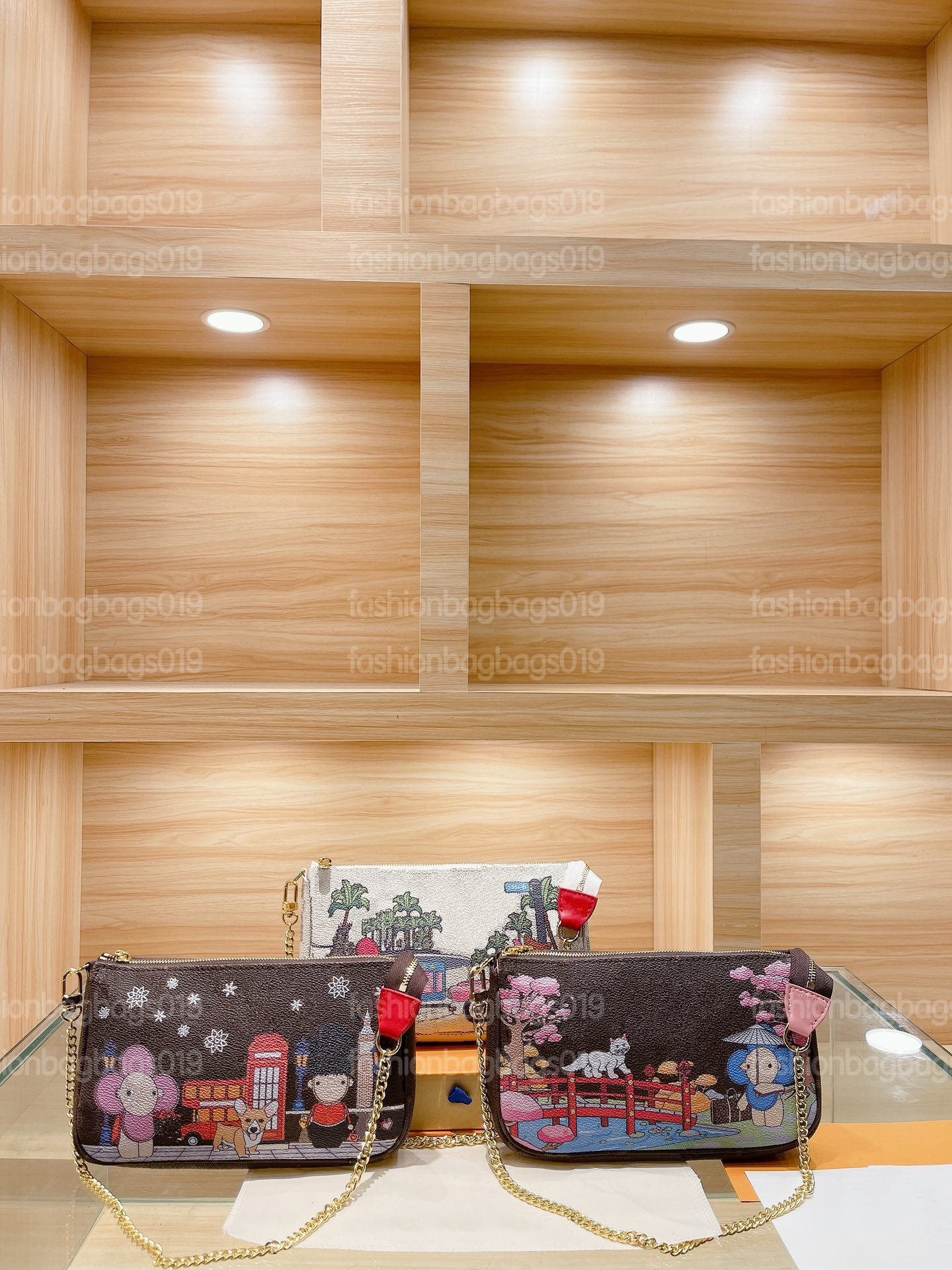 Dauphines Hollows Outs Mini Shoulder Bag Adorably compact Monograms Flowers Printing Chain Bags Designer Red Black Luxurys Deisgners Tote CrossBody Case 2022ss 
Dauphines Hollows Outs Mini Shoulder Bag Adorably compact Monograms Flowers Printing Chain Bags Designer Red Black Luxurys Deisgners Tote CrossBody Case 2022ss