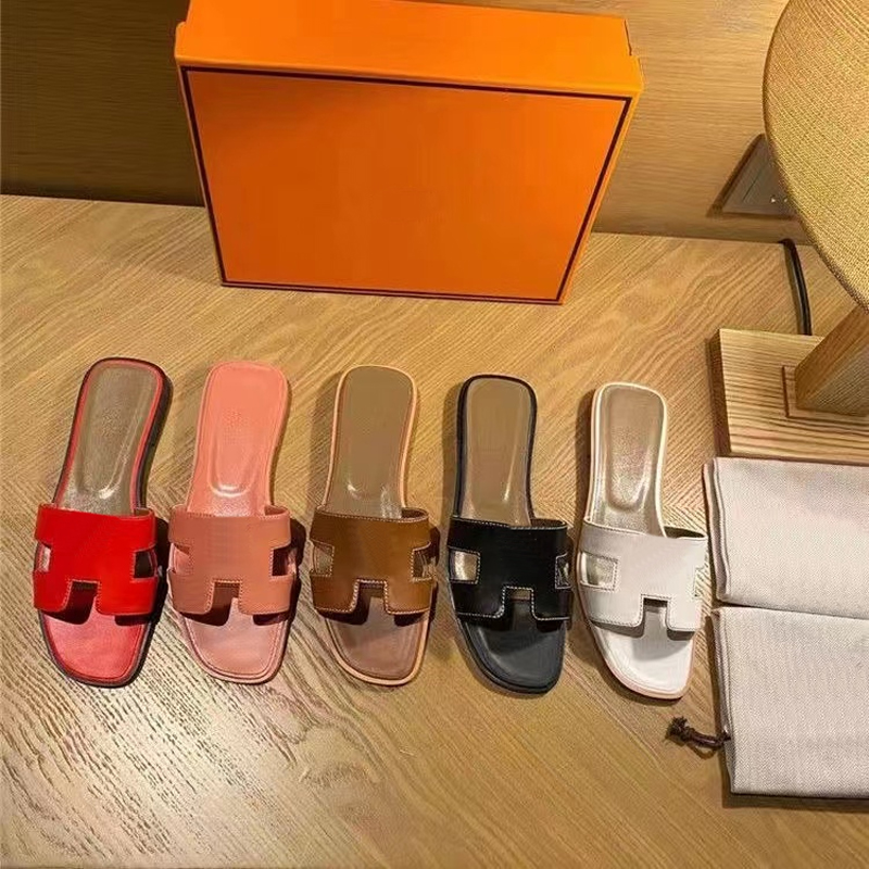 ORAN slippers designer slipper high quality leather flat lady summer beach calfskin Shiny diamond upper slipper size 35-42 two dust bags with box, 31
ORAN slippers designer slipper high quality leather flat lady summer beach calfskin Shiny diamond upper slipper size 35-42 two dust bags with box, 31