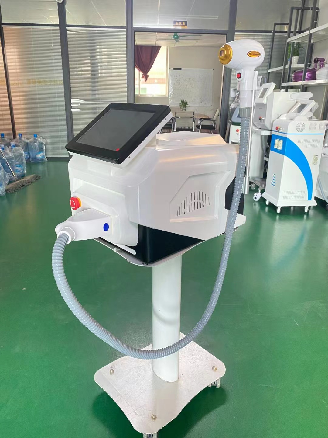 2024 Portable professional fast painless permanent diode laser hair removal machine