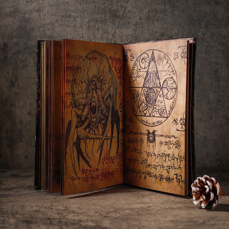 Necronomicon Dark Magic Book Demon Evil Dead Summon Altar Ceremony Prop Manga s Nook Living Room Desktop Decoration 220804