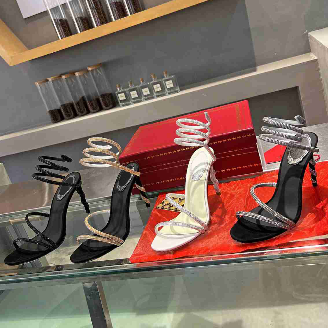 Designer spring summer sandals women's dress shoes snake red Cleo crystal twining foot ring high heel sandals fashion casual wedding party heel height 9.5cm size 35-41
Designer spring summer sandals women's dress shoes snake red Cleo crystal twining foot ring high heel sandals fashion casual wedding party heel height 9.5cm size 35-41