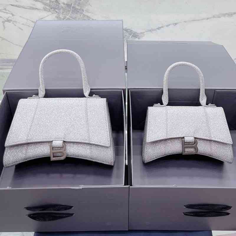 Handbags Balencigas Luxuries 2022 Style Hourglass Bag Fashionable Hand-held Messenger Women's Bag Shiny First Layer Cowhide Calf Leather Women's Bag, Sky blue
Handbags Balencigas Luxuries 2022 Style Hourglass Bag Fashionable Hand-held Messenger Women's Bag Shiny First Layer Cowhide Calf Leather Women's Bag, Sky blue