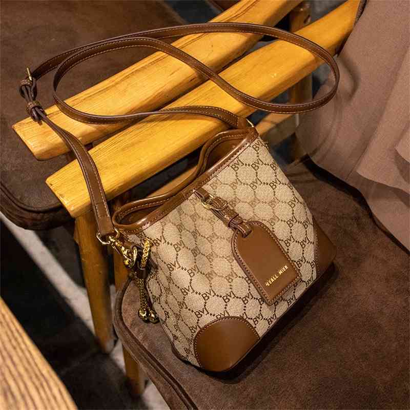Purse Handbag women's 2022 spring new canvas bucket bag versatile sling one shoulder bag foreign style messenger bag trend OutletOVT0, Gray
Purse Handbag women's 2022 spring new canvas bucket bag versatile sling one shoulder bag foreign style messenger bag trend OutletOVT0, Gray