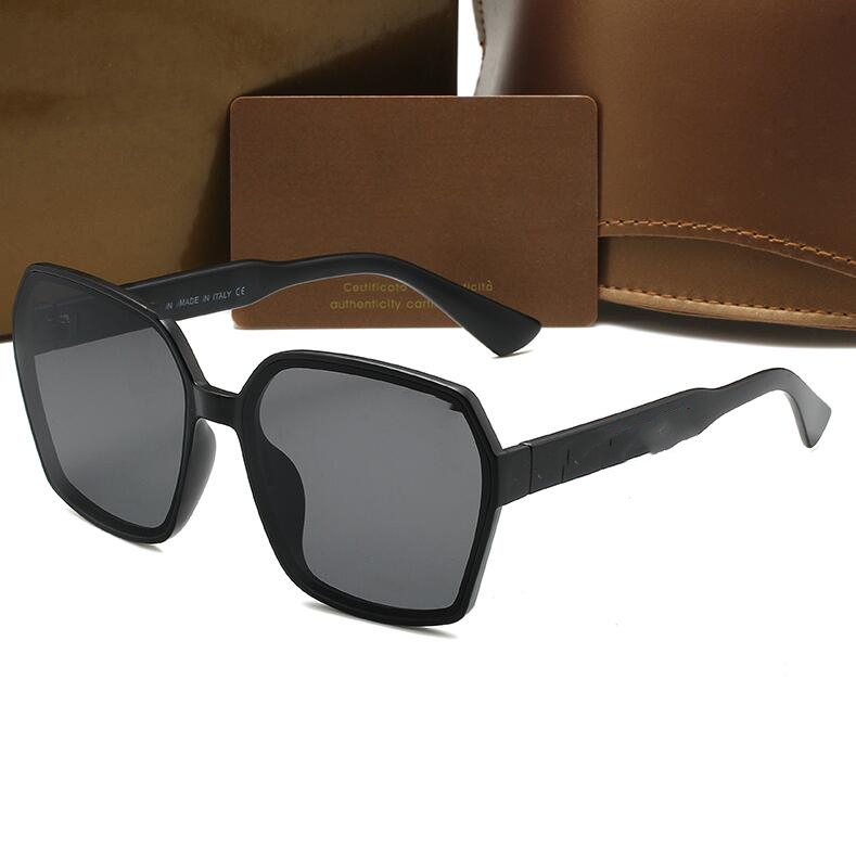 1348 Designer Sunglass Women Eyeglasses Outdoor Shades PC Frame Fashion Classic Lady Sun glasses Mirrors for Womens Luxury Sunglasses Goggle Beach 
1348 Designer Sunglass Women Eyeglasses Outdoor Shades PC Frame Fashion Classic Lady Sun glasses Mirrors for Womens Luxury Sunglasses Goggle Beach
