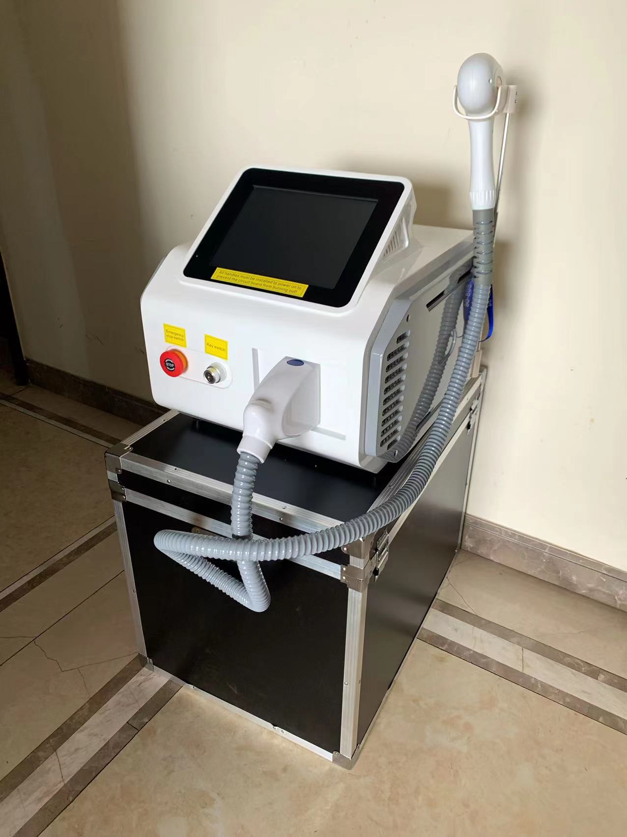 Big Power Freezing point Hair Removal Diode Laser 755 808 1064nm three wavelength Diode Laser CE Approved