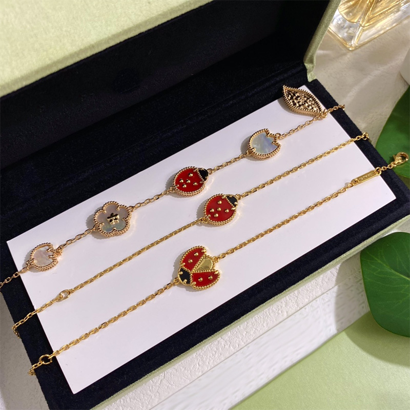 luxury jewerlry natural shell bracelets for women clover charm bracelets ladybug four leaf flowers
luxury jewerlry natural shell bracelets for women clover charm bracelets ladybug four leaf flowers
