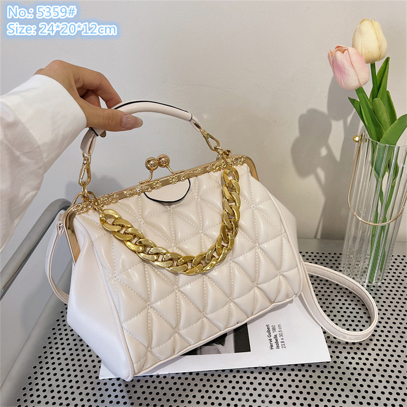 Wholesale ladies leathers shoulder bags candy-colored sweet fashion handbag trend sewing plaid shell bag solid color pleated leather mobile phone coin purse