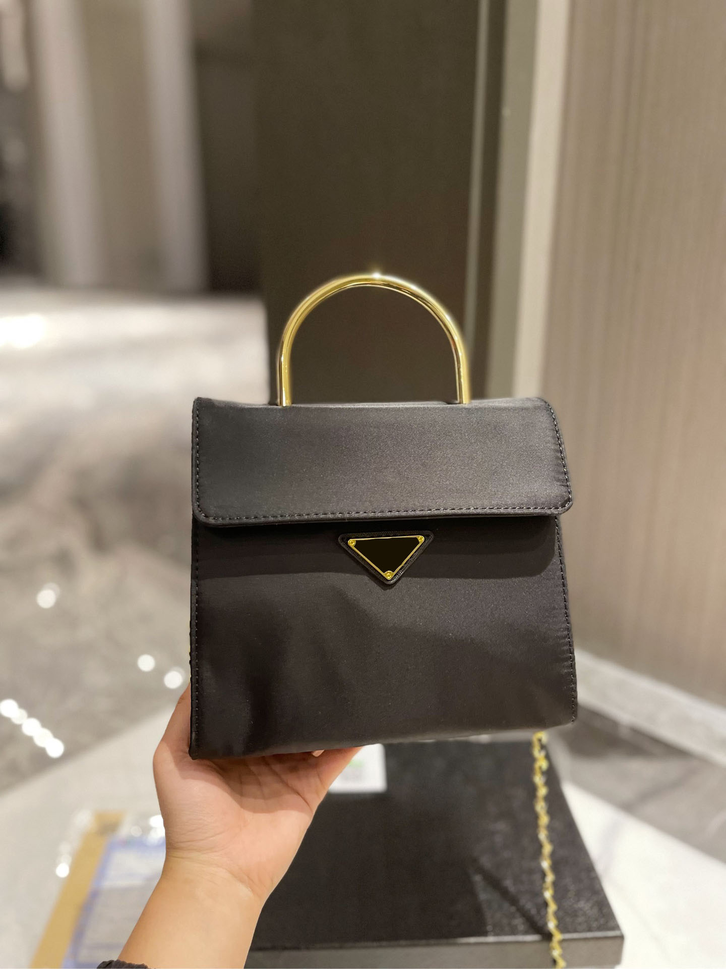 Evening Bags Women's Designer Nylon Black Waterproof Handbags Metal Triangle Shoulder Crossbody
Evening Bags Women's Designer Nylon Black Waterproof Handbags Metal Triangle Shoulder Crossbody