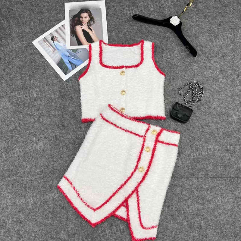 Womens Knitt Two Piece Dress Designer Tracksuits BAL Short Camisole Split Skirt Red Striped Decorative Simple Suits Women Clothing Luxury Apparel
Womens Knitt Two Piece Dress Designer Tracksuits BAL Short Camisole Split Skirt Red Striped Decorative Simple Suits Women Clothing Luxury Apparel