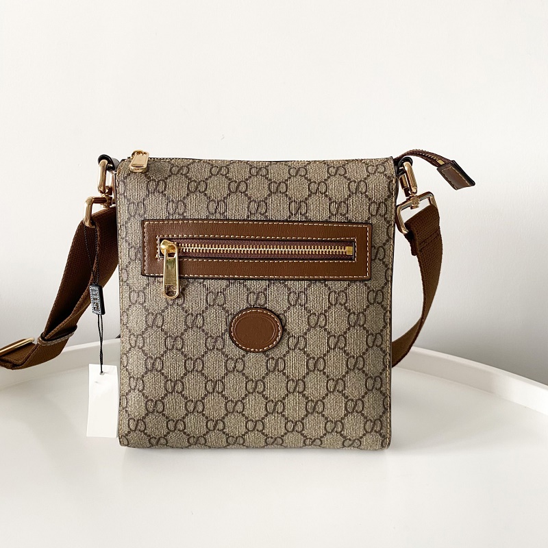 Men fashion briefcase canvas designer luxury one-shoulder postman inner compartment zipper mouth cross-body Classic Fashion Book to work size 21-23-4.5cm
Men fashion briefcase canvas designer luxury one-shoulder postman inner compartment zipper mouth cross-body Classic Fashion Book to work size 21-23-4.5cm