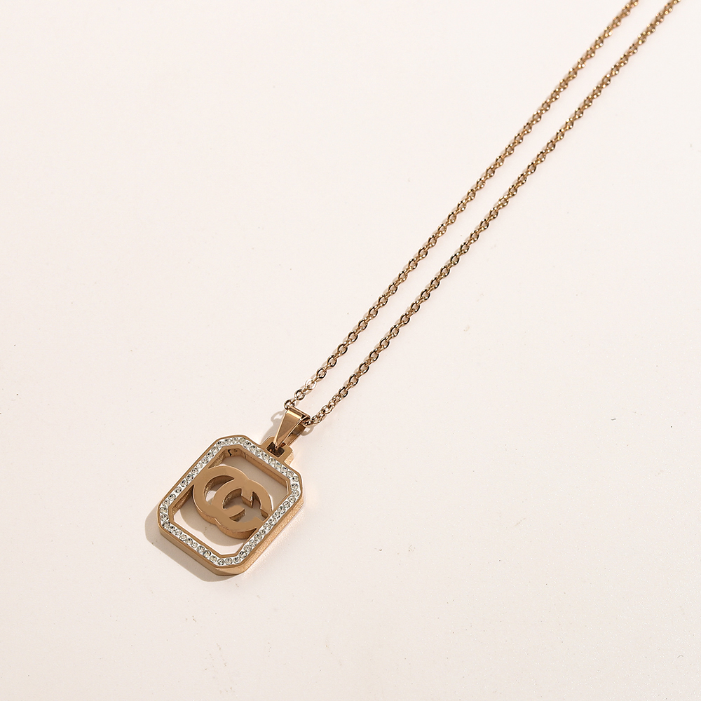 Fashion Women Luxury Designer Necklace Choker Chain Crystal Rose Gold Plated Stainless Steel Letter Pendants Statement Jewelry Accessories ZG1129
Fashion Women Luxury Designer Necklace Choker Chain Crystal Rose Gold Plated Stainless Steel Letter Pendants Statement Jewelry Accessories ZG1129