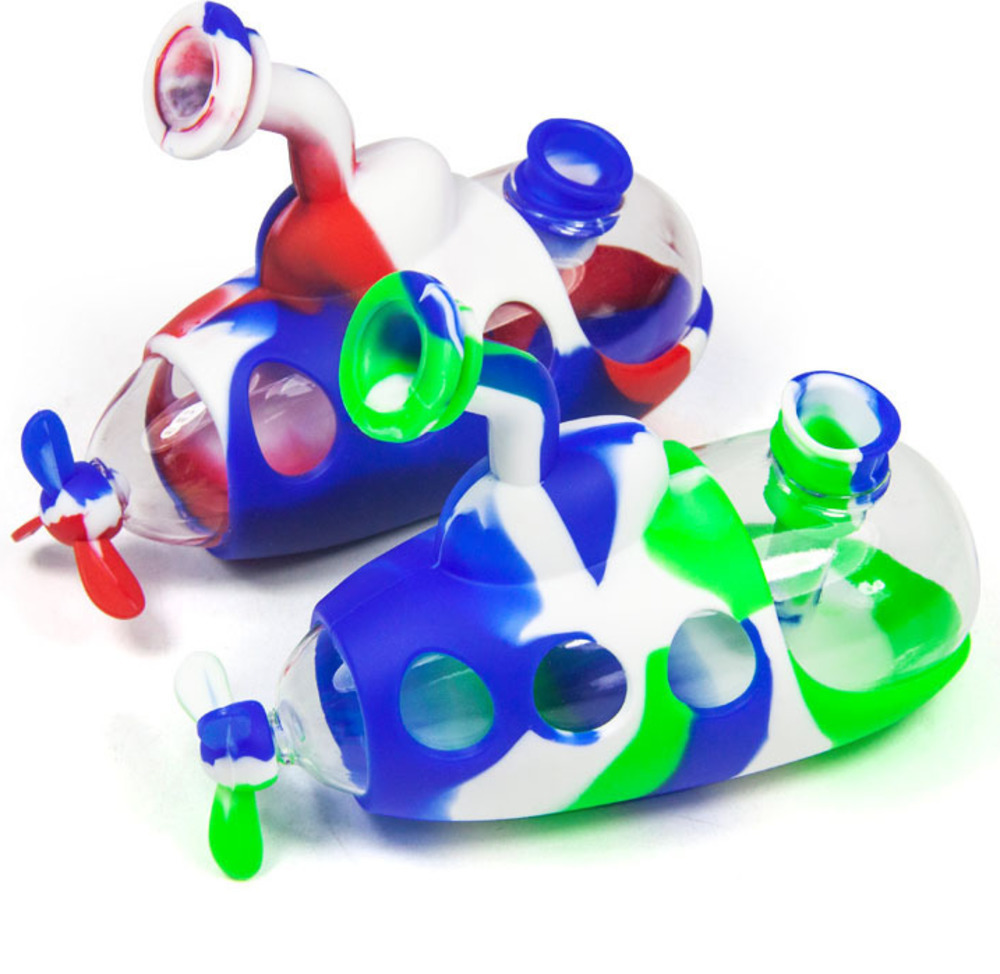 Submarine silicone water pipe HOOKAHS mini bong Filter glass pipe with Glass fittings
Submarine silicone water pipe HOOKAHS mini bong Filter glass pipe with Glass fittings