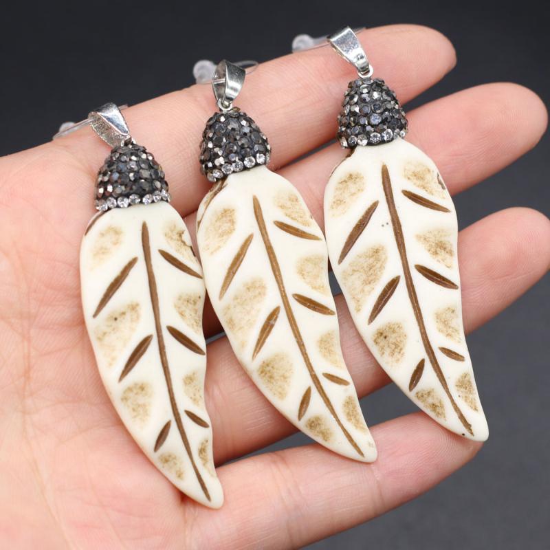 Pendant Necklaces Style Cow Bone Diamon-Studded Charms Leaf Shape Pendants For Jewelry Making DIY Necklace Size 20x58mm
Pendant Necklaces Style Cow Bone Diamon-Studded Charms Leaf Shape Pendants For Jewelry Making DIY Necklace Size 20x58mm