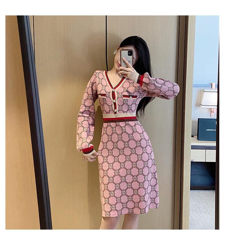 2022 New design women's fashion v-neck long sleeve dress logo print knitted pink color high waist knee length a-line vestidos plus size SMLXLXXL
2022 New design women's fashion v-neck long sleeve dress logo print knitted pink color high waist knee length a-line vestidos plus size SMLXLXXL