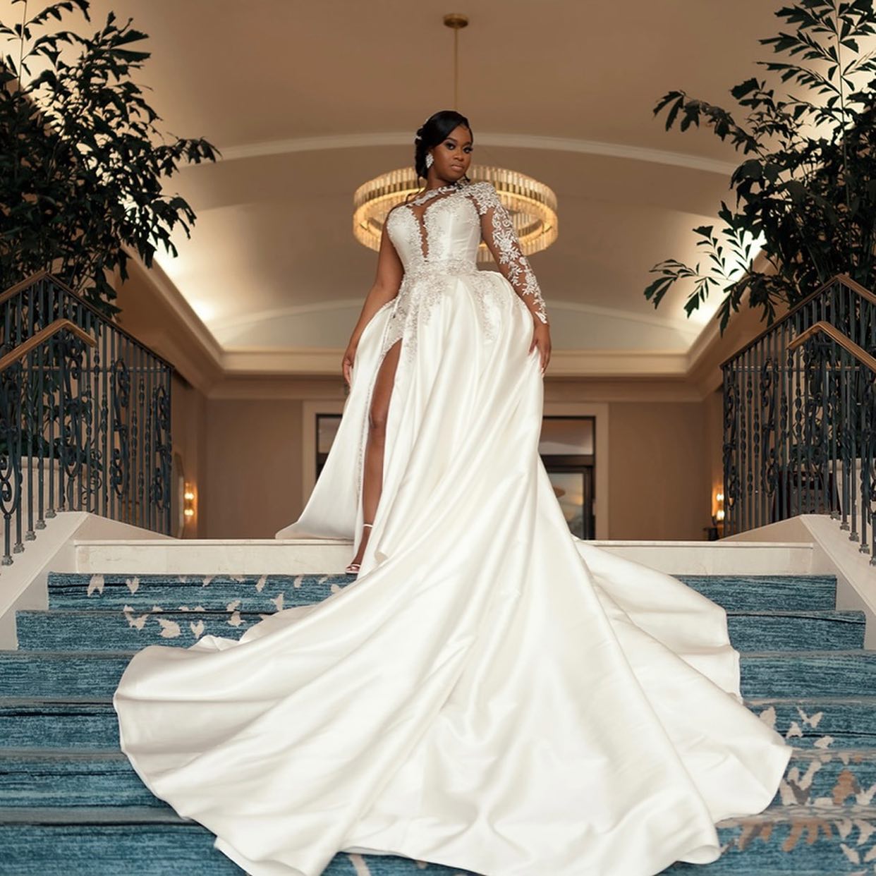 One Shoulder Long Sleeve Wedding Dresses with Detachable Train Sparkly Lace Beaded Arabic Aso Ebi High Slit Garden Beach civil Wedding Bridal Gown