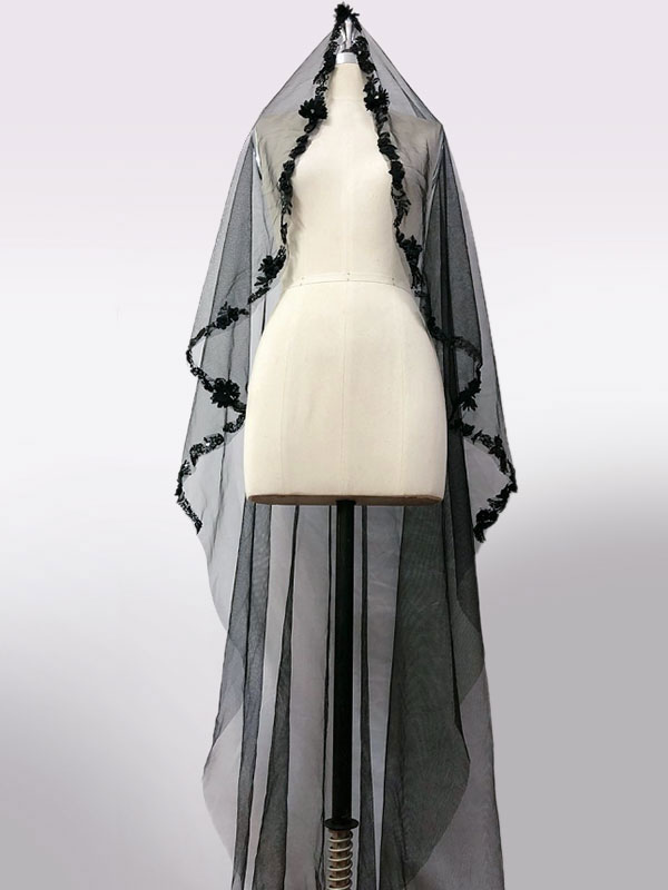 Gothic Black And White A Line Wedding Dress Sleeveless Straps Country Bridal Gowns With Long Veils Appliques Lace Beaded Bride Dresses Vintage Robe De