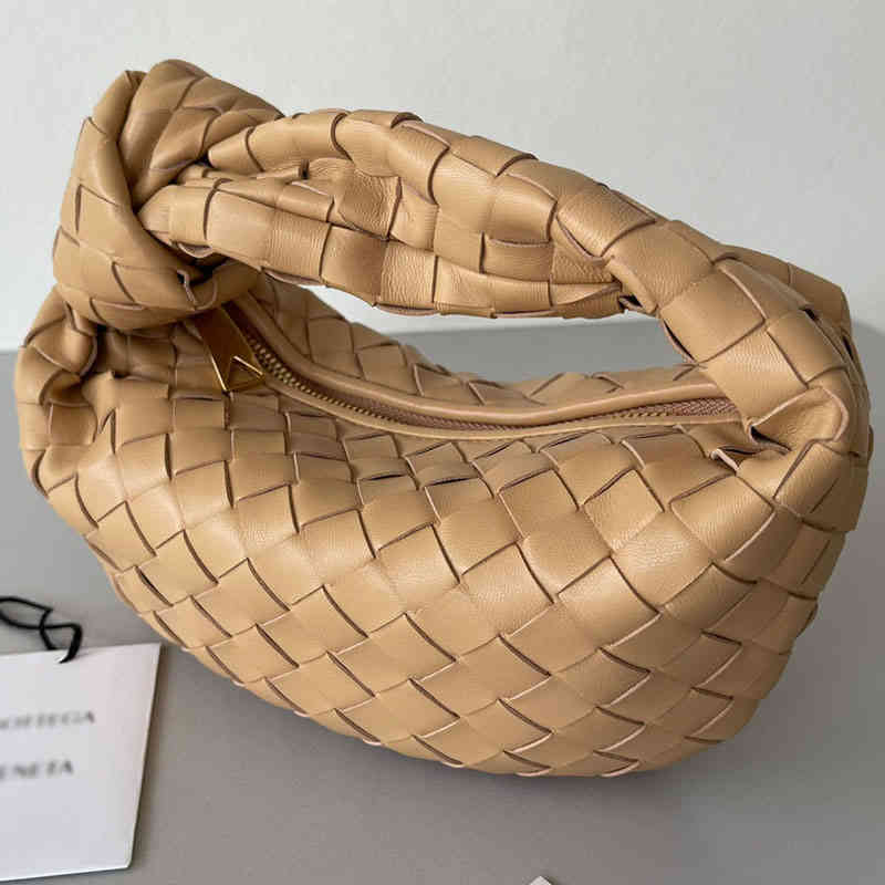 Designer Handbags Sheepskin Venetas Bottegas Mini Jodie Knotted Bag Satchel Cloud Dumpling Leather Hand-held Women's Woven Armpit Cz, Almond
Designer Handbags Sheepskin Venetas Bottegas Mini Jodie Knotted Bag Satchel Cloud Dumpling Leather Hand-held Women's Woven Armpit Cz, Almond