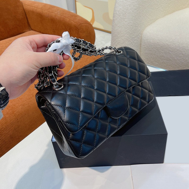 2022Ss Womens Lambskin Double Flap Bags Gold/Silver Metal Hardware Matelasse Chain Crossbody Shoulder Purse Outdoor Designer Handbags 23CM, Box
2022Ss Womens Lambskin Double Flap Bags Gold/Silver Metal Hardware Matelasse Chain Crossbody Shoulder Purse Outdoor Designer Handbags 23CM, Box