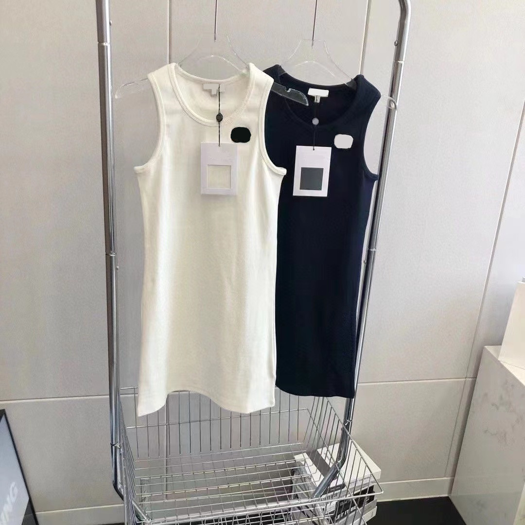 Elegant Women Casual Dresses Sleeveless Black Whtie With Embroidery Letter Round Collar Elegant Dress Skirt With Tag Label, White
Elegant Women Casual Dresses Sleeveless Black Whtie With Embroidery Letter Round Collar Elegant Dress Skirt With Tag Label, White