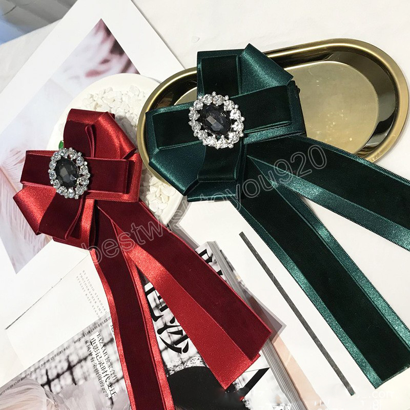 Retro Velvet Fabric Bow Tie Brooch Pins Crystal Ribbon Bowknot Brooches for Women Shirt Collar Wedding Party Jewelry Gifts
Retro Velvet Fabric Bow Tie Brooch Pins Crystal Ribbon Bowknot Brooches for Women Shirt Collar Wedding Party Jewelry Gifts