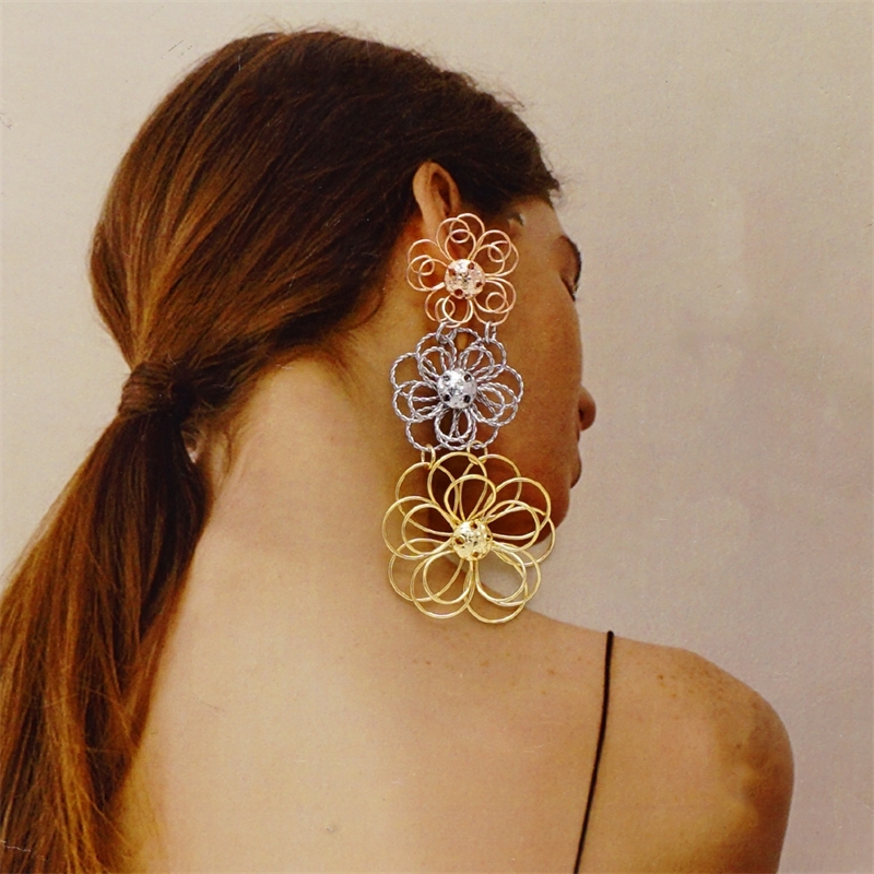 2022 Fashion 24k Gold Plated Flower Stud Jewelry Copper Statement Earrings For Party Wedding Bridal Gift
2022 Fashion 24k Gold Plated Flower Stud Jewelry Copper Statement Earrings For Party Wedding Bridal Gift