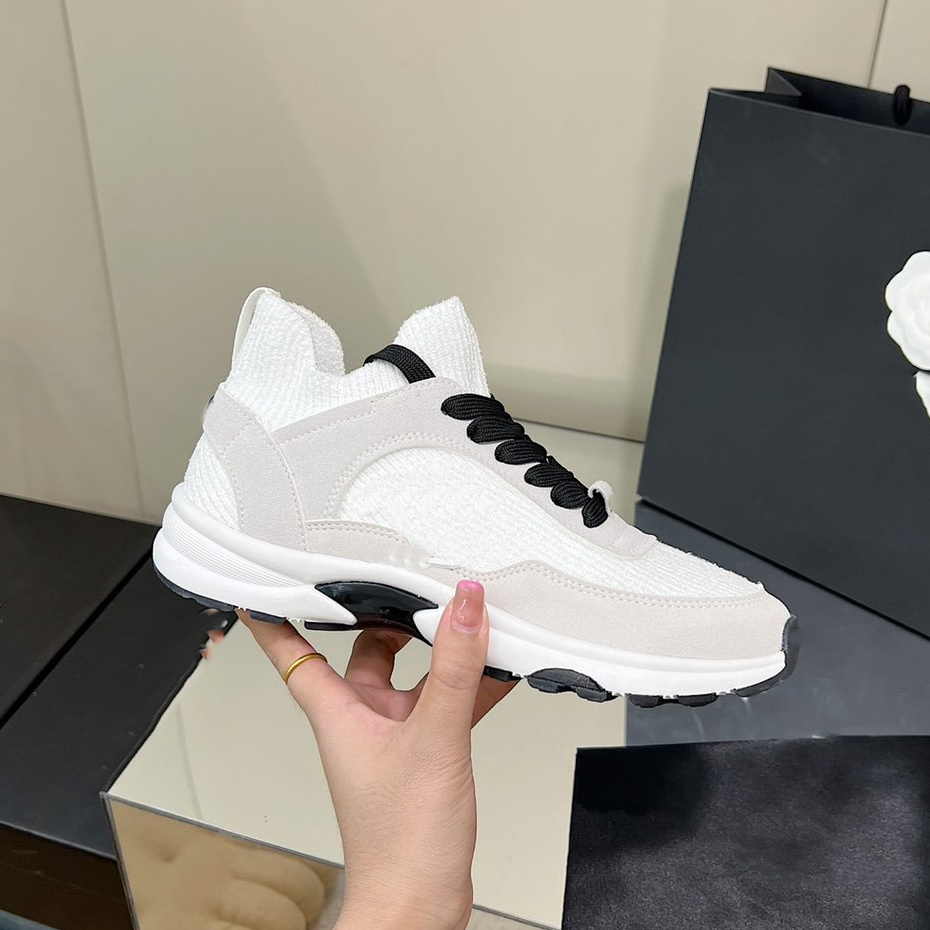 Designer cc Cycling Footwear Outdoor Sports Running Shoes High Quality Women Channel Sneakers Breathable Multiple Colors Trainer hdfgdffws
Designer cc Cycling Footwear Outdoor Sports Running Shoes High Quality Women Channel Sneakers Breathable Multiple Colors Trainer hdfgdffws