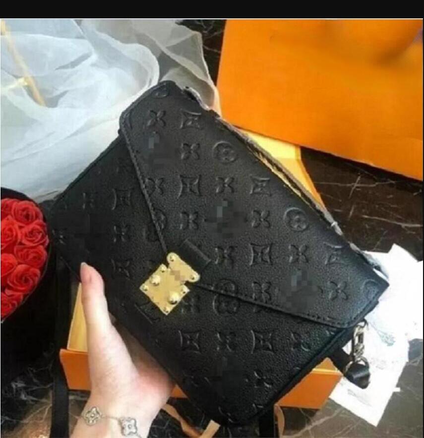 LOUISS VUTTONS LVs High Quality Designers Shoulder Bags Women Handbag Oxidizing Leather POCHETTE Elegant Messenger Bag Luxury Crossbody Shop
LOUISS VUTTONS LVs High Quality Designers Shoulder Bags Women Handbag Oxidizing Leather POCHETTE Elegant Messenger Bag Luxury Crossbody Shop