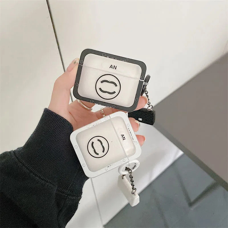 New Luxury Designer For Airpods Case Transparent Earphone Protect Cases With Chain Casual For Airpods 1 2 3 Pro D228121F
New Luxury Designer For Airpods Case Transparent Earphone Protect Cases With Chain Casual For Airpods 1 2 3 Pro D228121F