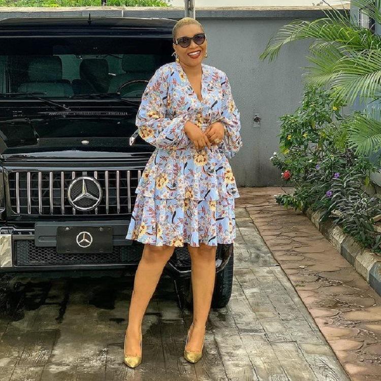 Casual Dresses TSXT 2022 African Style Women Floral Print Collect Waist Cake Dress Sexy Ladies V-neck Full Sleeve Plus Size Chiffon, White
Casual Dresses TSXT 2022 African Style Women Floral Print Collect Waist Cake Dress Sexy Ladies V-neck Full Sleeve Plus Size Chiffon, White