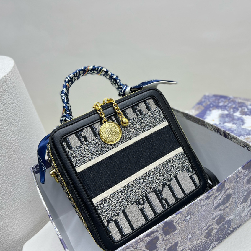Fashion Women Men Snap High Texture Ladies Bag Handbag Famous Camera Designer Small Messenger Wallet Mini Small Ladies Shoulder Bag cosmetic bag, Box
Fashion Women Men Snap High Texture Ladies Bag Handbag Famous Camera Designer Small Messenger Wallet Mini Small Ladies Shoulder Bag cosmetic bag, Box