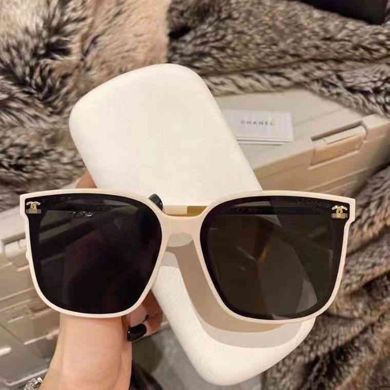 Net red same small Xiangfeng Sunglass Women's Korean version metal large frame ins Sunglass UV protection
Net red same small Xiangfeng Sunglass Women's Korean version metal large frame ins Sunglass UV protection