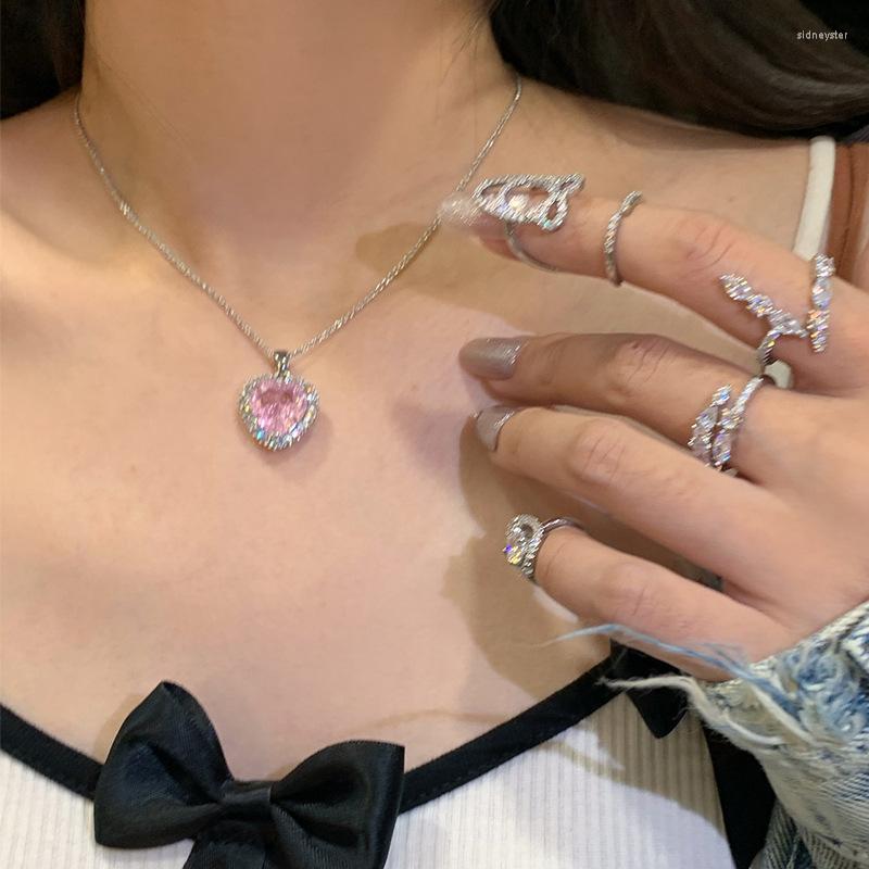 Pendant Necklaces Korean Fashion Pink Zircon Love For Women Sweet Clavicle Chain Choker Necklace Vintage Jewelry Kpop ColarPendant Sidn22
Pendant Necklaces Korean Fashion Pink Zircon Love For Women Sweet Clavicle Chain Choker Necklace Vintage Jewelry Kpop ColarPendant Sidn22