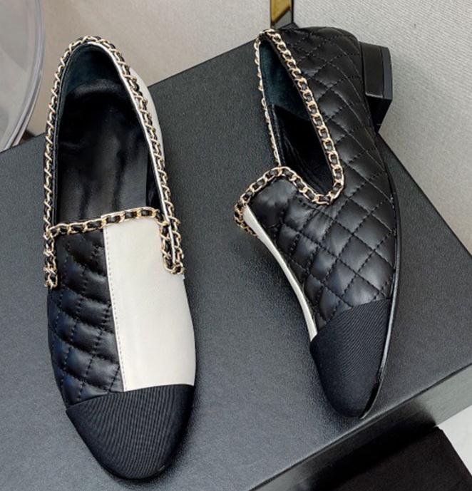 Splicing black white diamond chain trim flat loafers shoes luxury pearls vacation leisure shoes slip-on small leather slippers 34-41
Splicing black white diamond chain trim flat loafers shoes luxury pearls vacation leisure shoes slip-on small leather slippers 34-41