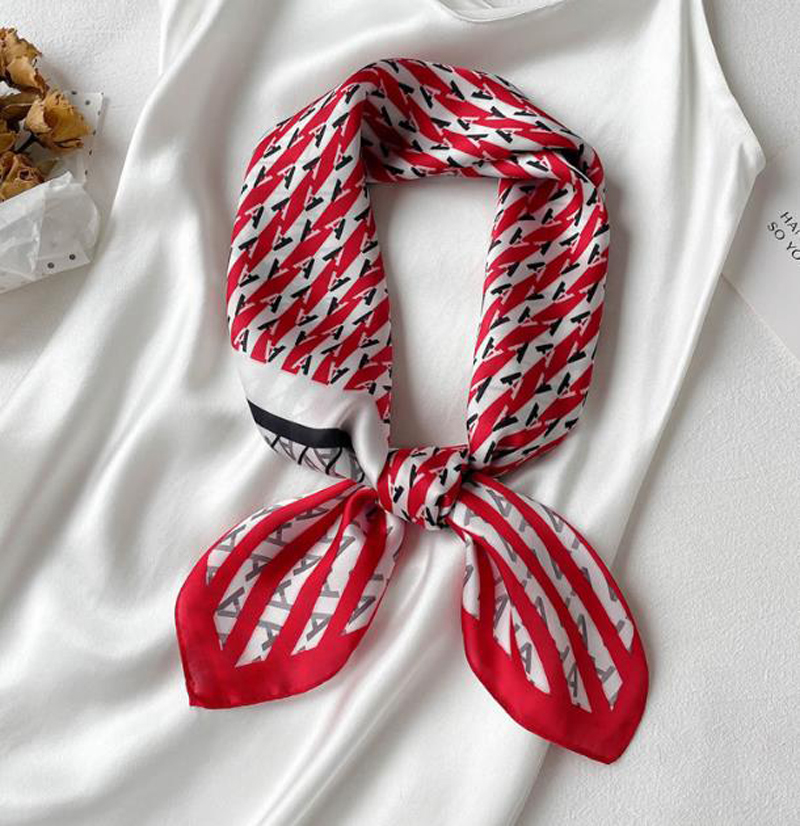 70cm Designer Presbyopia Letters Print Floral Silk Scarf Headband for Women Fashion Long Handle Bag Scarves Paris Shoulder Luggage Ribbon Head Wraps
70cm Designer Presbyopia Letters Print Floral Silk Scarf Headband for Women Fashion Long Handle Bag Scarves Paris Shoulder Luggage Ribbon Head Wraps