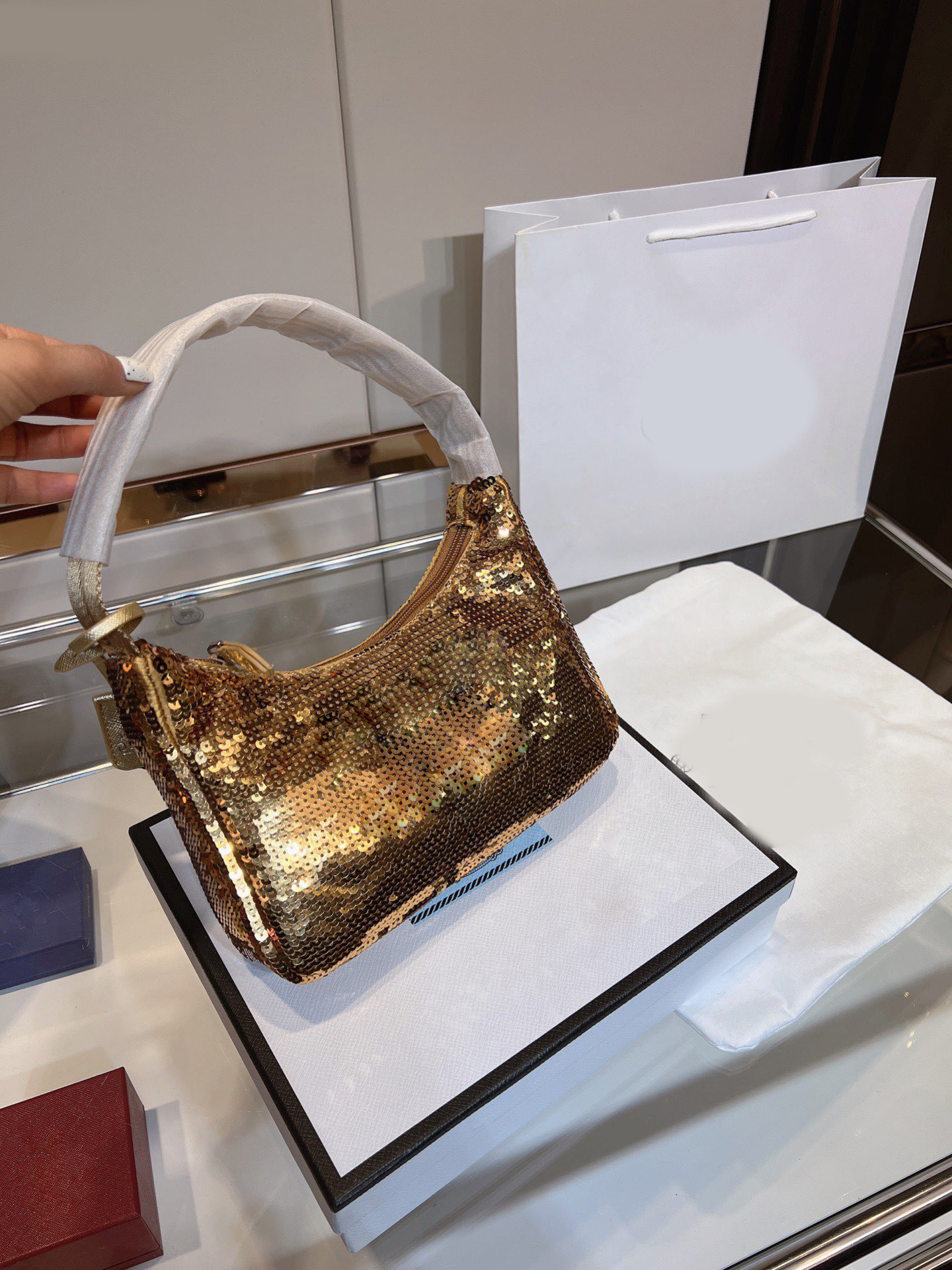 Luxurys Designer Handbag Party Shoulder Bag Sequin Nylon Material Women's Purse Fashion Handbag Tramp Wallet, Yellow
Luxurys Designer Handbag Party Shoulder Bag Sequin Nylon Material Women's Purse Fashion Handbag Tramp Wallet, Yellow