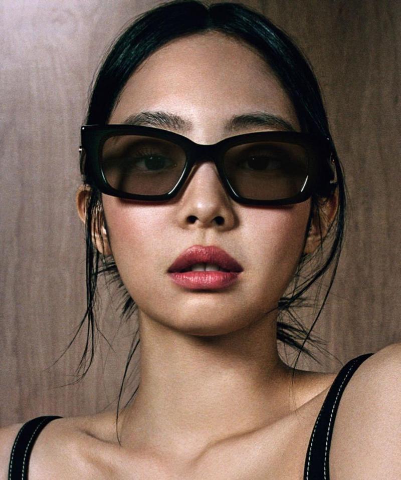 Sunglasses Arrival 2022 Futuristic Women Skinny Rectangle Fashion Jennie A236 Festival Feminino
Sunglasses Arrival 2022 Futuristic Women Skinny Rectangle Fashion Jennie A236 Festival Feminino
