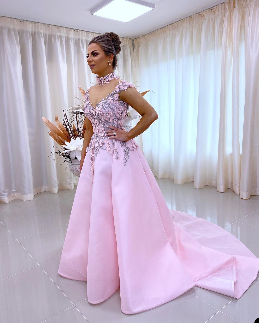 Simple Pink Satin A Line Wedding Dress Short Sleeve Applique Bridal Gowns Custom Made Plus Size Sweep Floor Formal Dresses