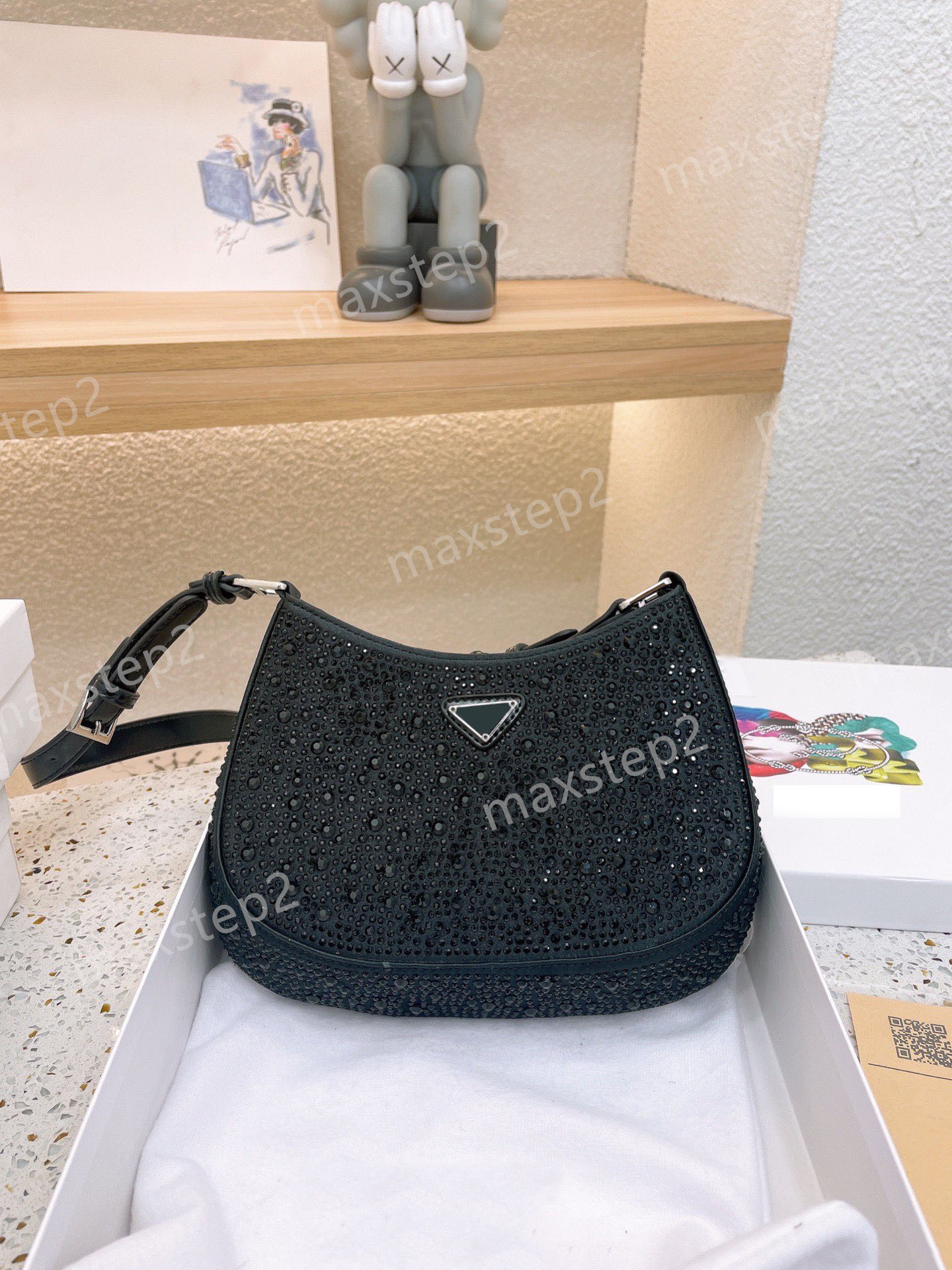 2022 Design Diamond Bags Boho Glittering Lady Shoulder Bagss Women Girl Handbags Crystal Style Fashion Letters Dsign Luxury Feeling Appearence, 01
2022 Design Diamond Bags Boho Glittering Lady Shoulder Bagss Women Girl Handbags Crystal Style Fashion Letters Dsign Luxury Feeling Appearence, 01
