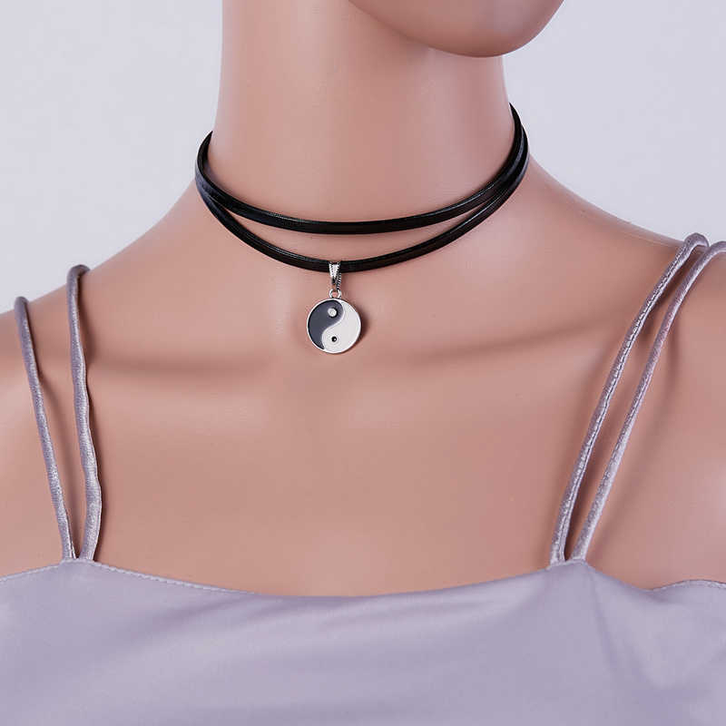 Classic Charm Chi Pearl Choker Necklace For Women Leather Rope Collar Clavicle Chain Jewelry Gifts