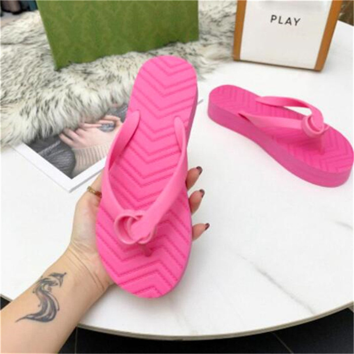 2022 Women's chevron thong sandal pink rubber Slippers Designer Summer Classic Fashion Luxury Beach Flat Flip Flops Sandals Size 35-42, Blue
2022 Women's chevron thong sandal pink rubber Slippers Designer Summer Classic Fashion Luxury Beach Flat Flip Flops Sandals Size 35-42, Blue