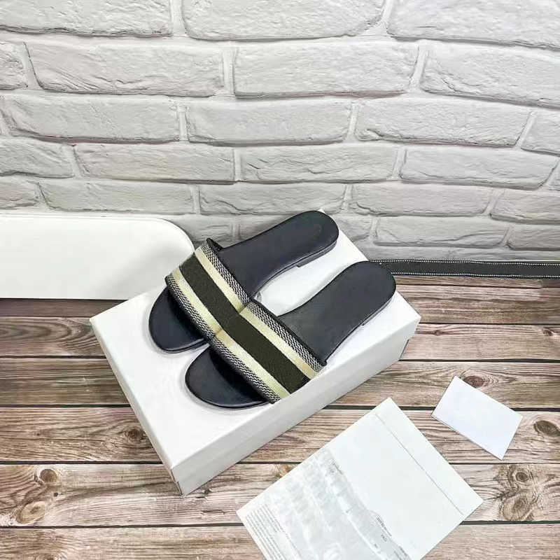 2022 Women luxury Designer Sandals Slippers Leather Summer Flat Slipper Embroidery fashion beach woman Big head Rainbow letters, 16
2022 Women luxury Designer Sandals Slippers Leather Summer Flat Slipper Embroidery fashion beach woman Big head Rainbow letters, 16